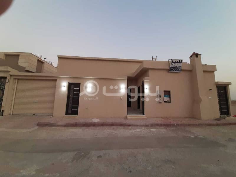 Floor with the possibility of establishing 3 apartments in Al Mahdiyah, West of Riyadh
