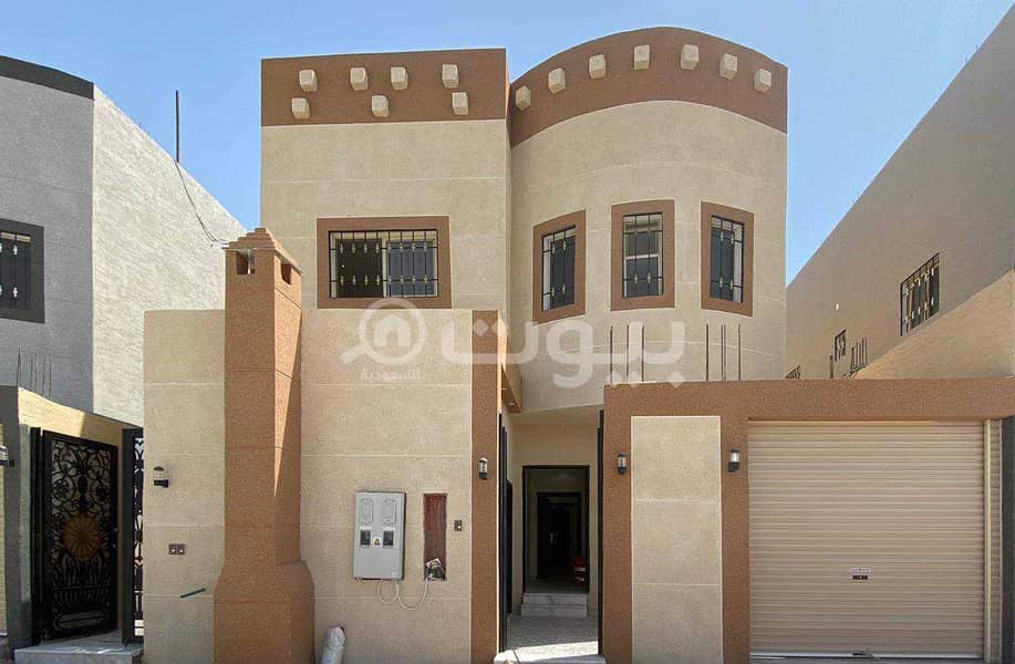 Floor Villa And 2 Apartments For Sale In Al Aziziyah, South of Riyadh