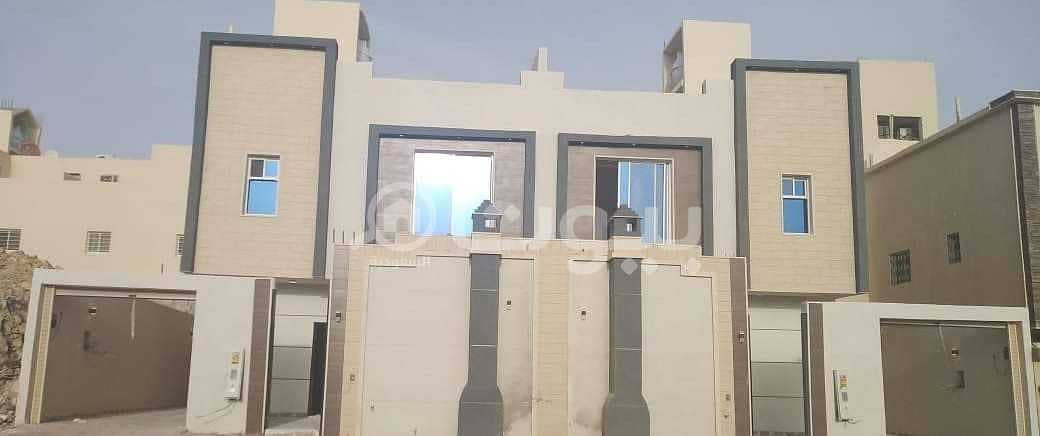 فيلا دوبلكس درج صالة للبيع في ظهرة لبن، غرب الرياض