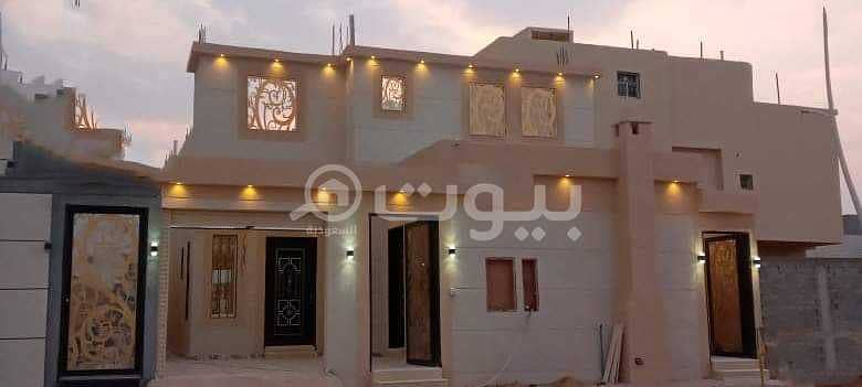 Floor with possibility of establishing 3 apartments in Badr, South of Riyadh