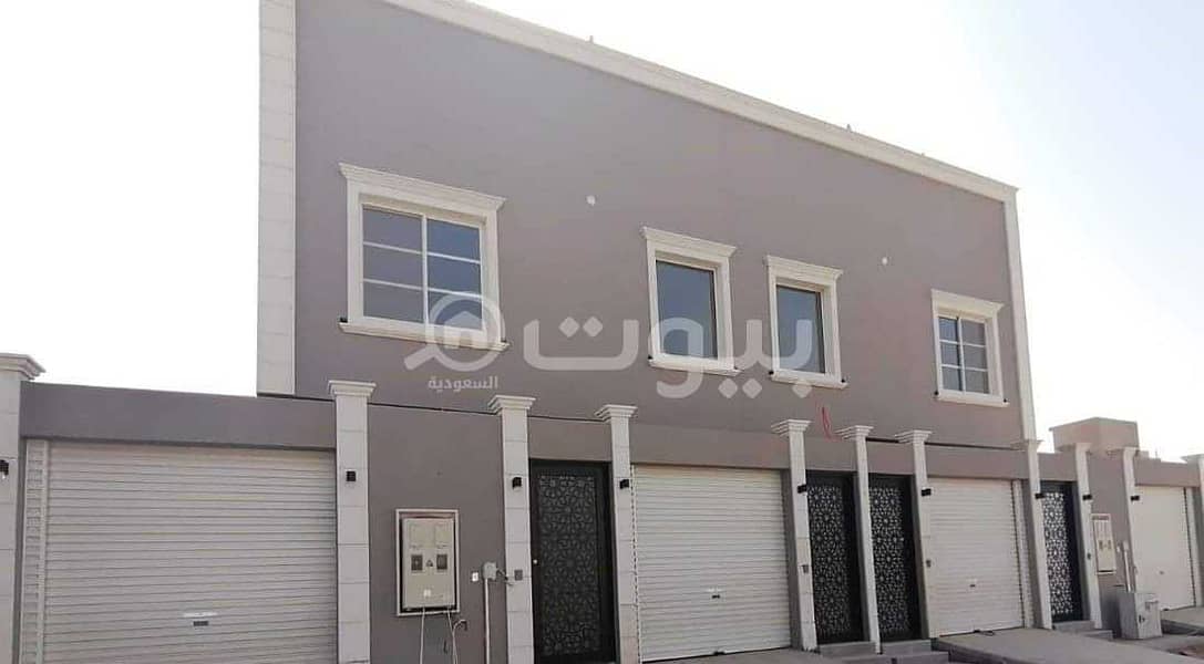 للبيع دور علوي نظام دورين المساحة 363م في شمال الرياض حي العارض