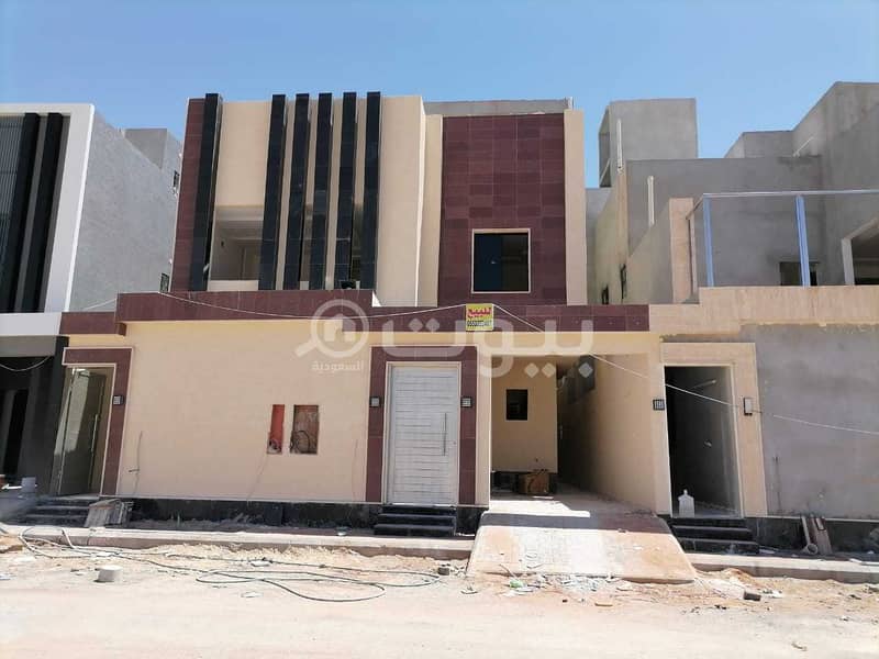 Villa staircase and 2 apartment for sale in Al Munsiyah, Riyadh