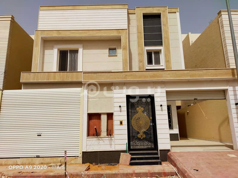فيلا درج داخلي وشقتين للبيع مساحة 403م2 بحي القادسية شرق الرياض