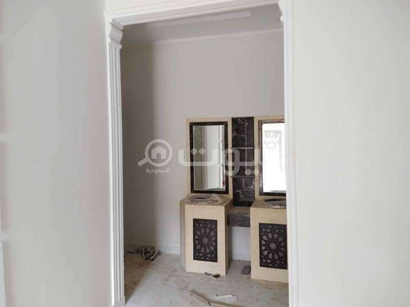 Villa indoor stairs and two apartments for sale in Al Qadisiyah - Riyadh