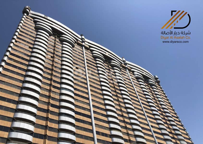 Apartments with sea views in Al Farsi Towers for rent - Corniche< North Jeddah