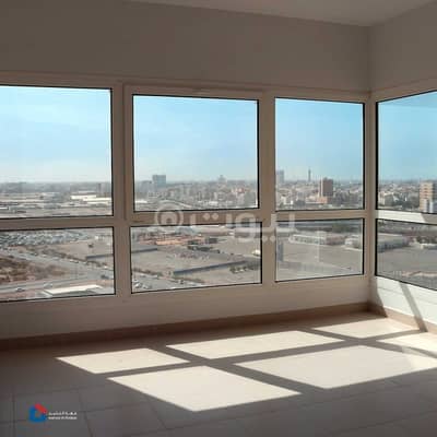 4 Bedroom Flat for Rent in Jeddah, Western Region - Apartment with parking and pool for rent in Al Fayhaa, north of Jeddah