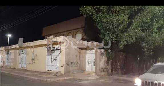 4 Bedroom Villa for Sale in Hail, Hail Region - 2-Floor villa with land for sale in Al Badiah district, Hail