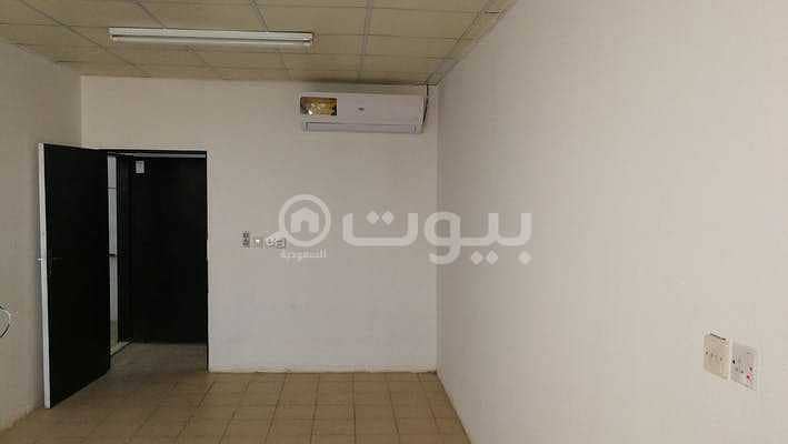 غرفة 30 م2 للإيجار بحي المرقب في وسط الرياض