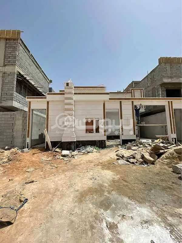 Villa 5 BR for sale in Tuwaiq, west of Riyadh