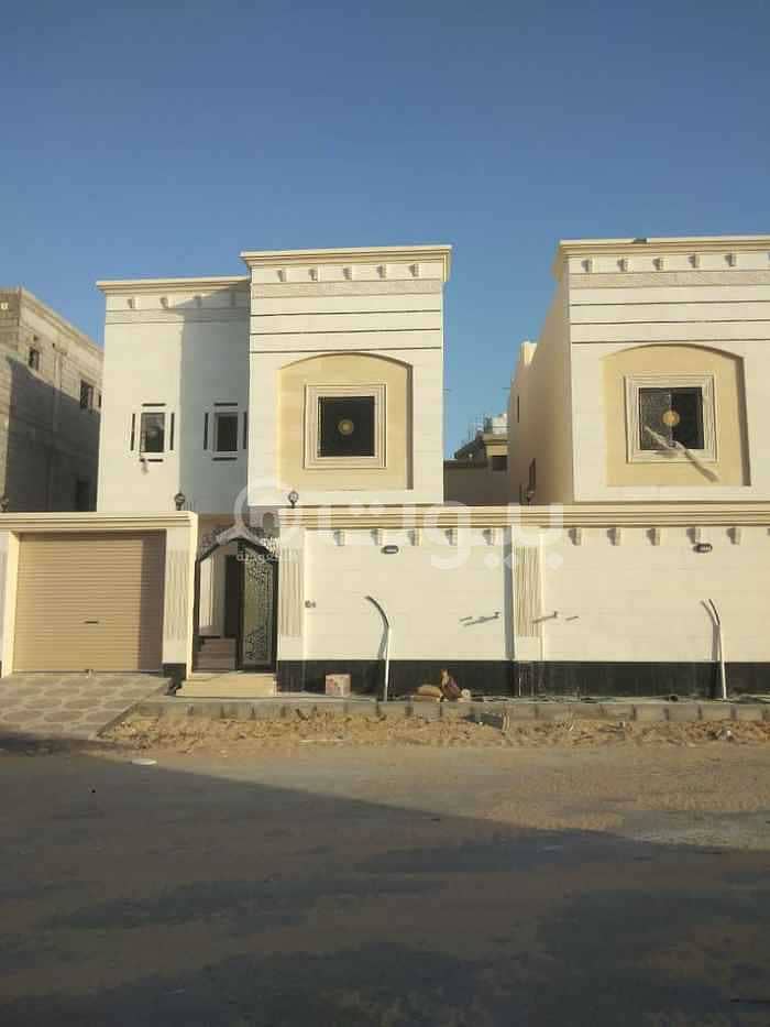 Two floors Villa And Annex For Sale In King Fahd Suburb, Dammam
