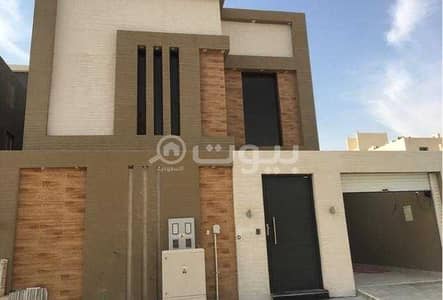 5 Bedroom Villa for Sale in Riyadh, Riyadh Region - Villa | Internal Staircase and an apartment for sale in Al Arid north of Riyadh