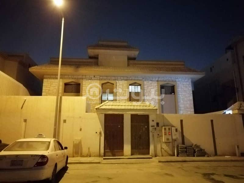 2 floors villa with park for sale in Al Nasim Al Sharqi, east of Riyadh