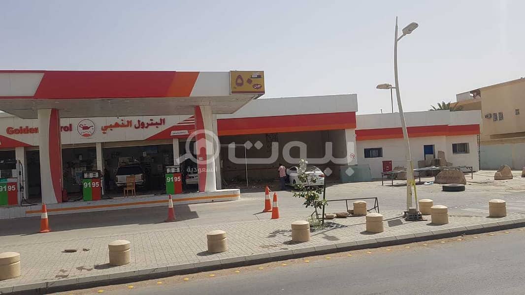 محطة بنزين مع محلات تجارية للبيع بحي النهضة، شرق الرياض