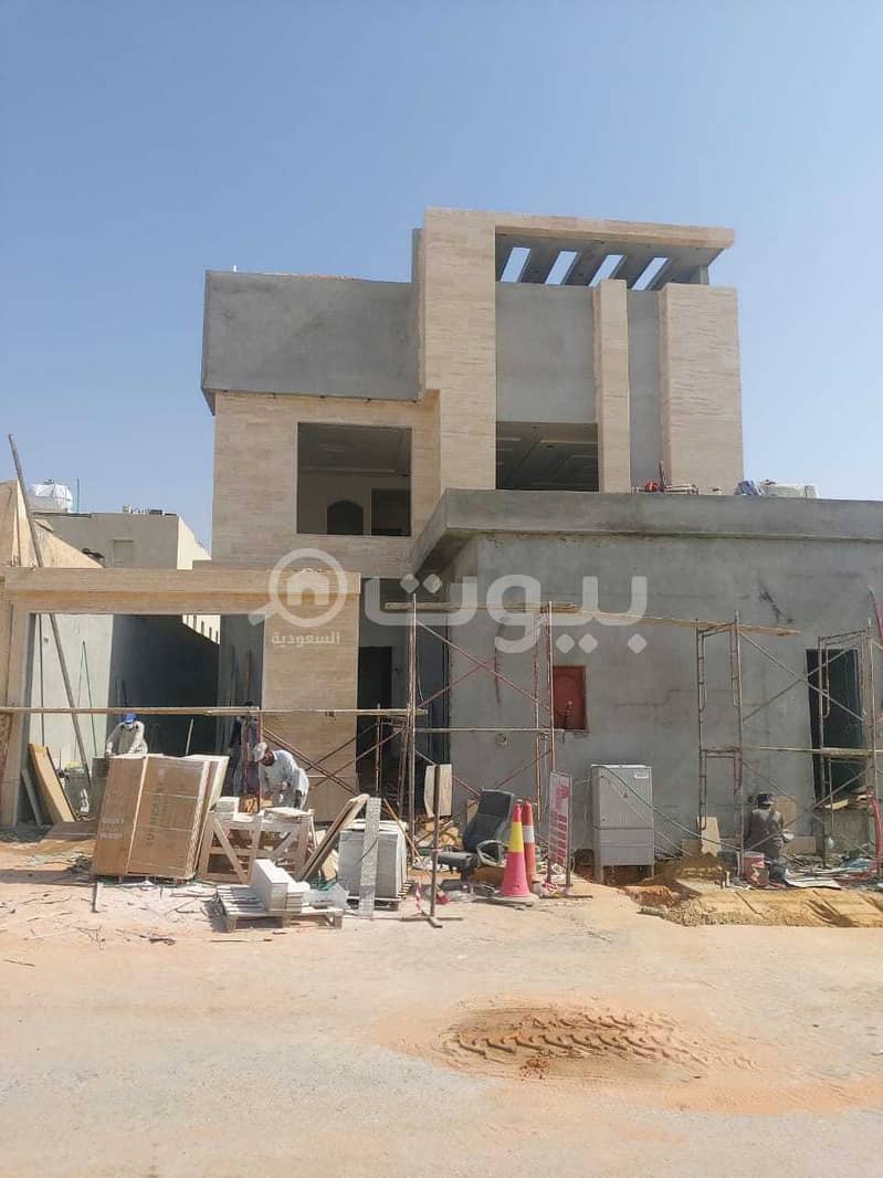 للبيع فيلا درج صالة وشقة بحي الملقا، شمال الرياض