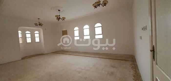 Floor and roof for rent in Al Uraija Al Gharbiyah, west of Riyadh