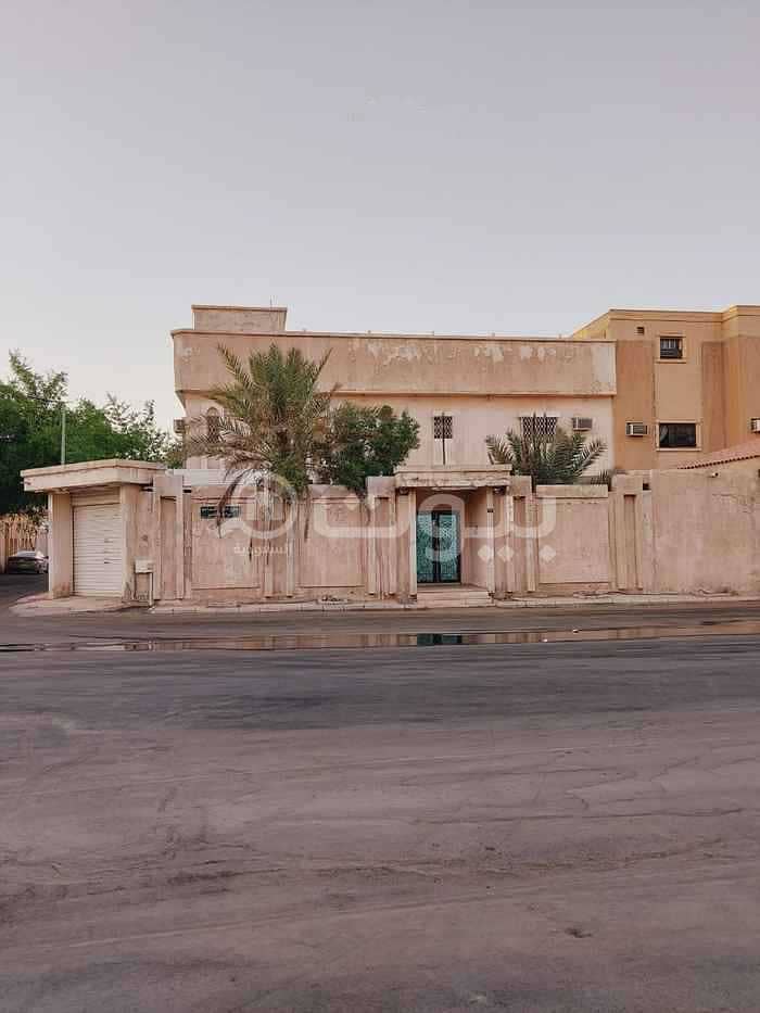 فيلا | 500م2 مع شقتين للبيع بالعريجاء الغربية، غرب الرياض
