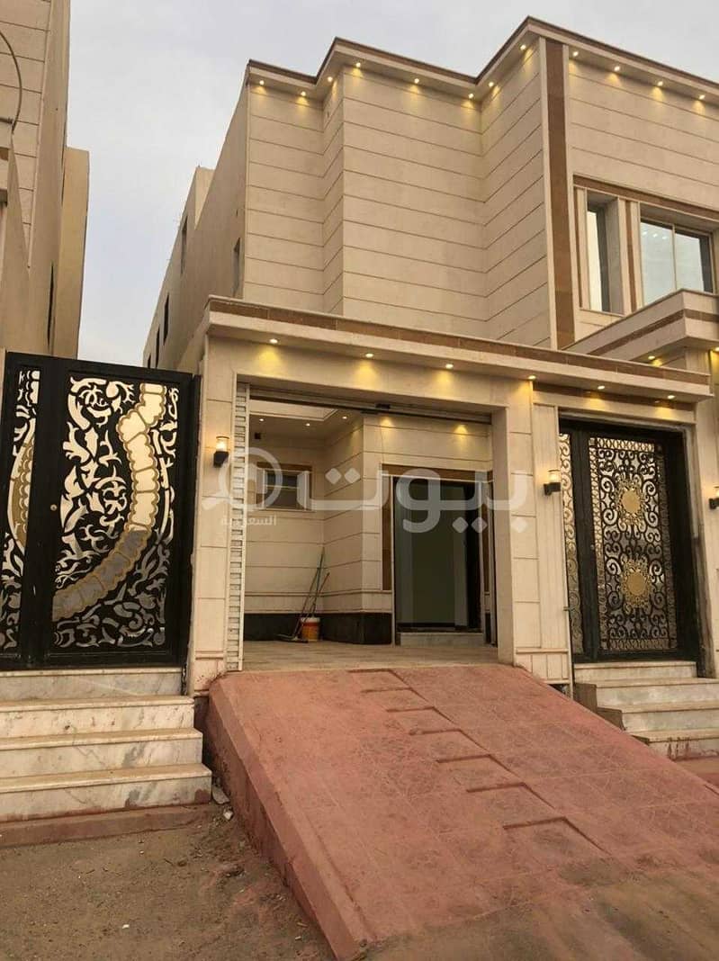 Internal staircase villa and two apartments for sale in Al Rimal, east of Riyadh