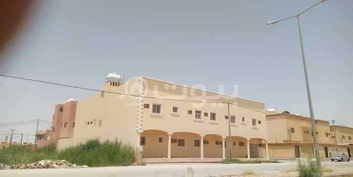 عمارة تجارية مع سطح للإيجار بحي سلطانة بنبان، شمال الرياض