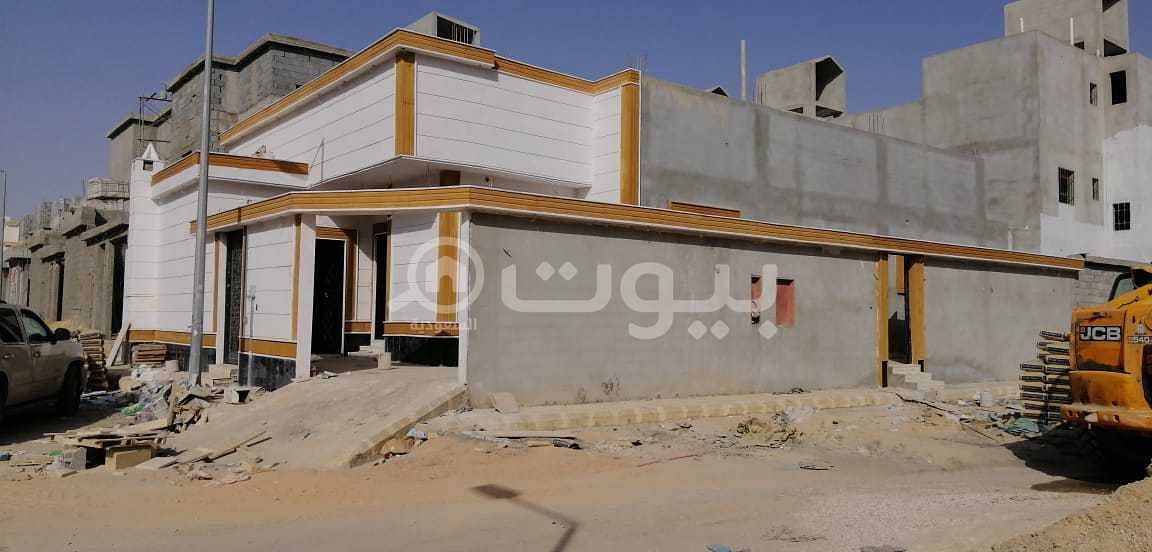 Floor With The Possibility Of Establishing 3 Apartments For Sale In South Riyadh