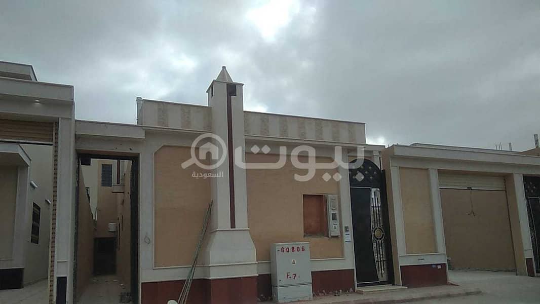 فيلا دور أرضي مؤسس 3 شقق للبيع في الملز، شرق الرياض