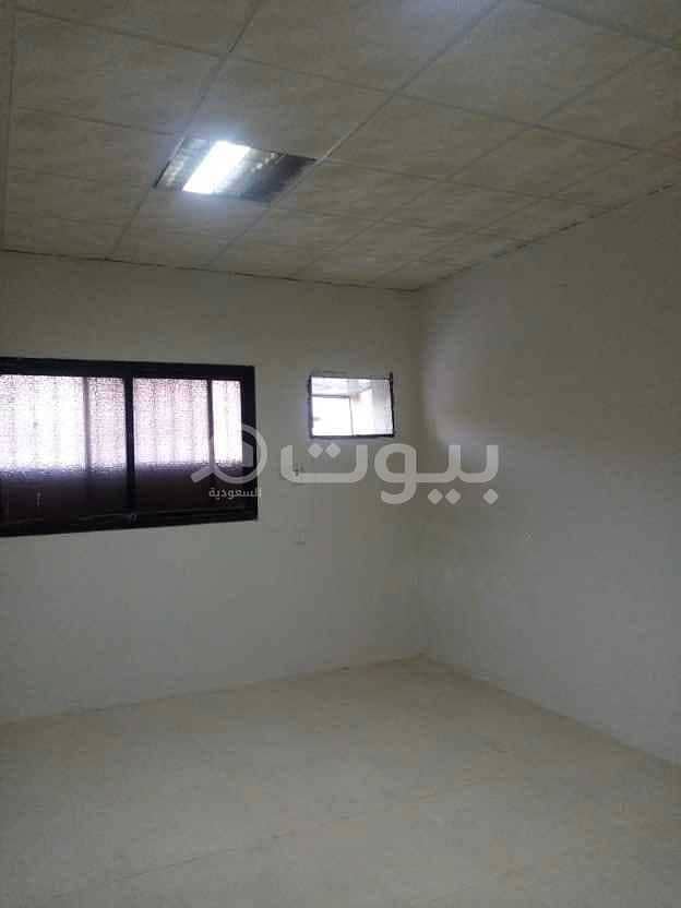 شقة عوائل للإيجار بحي المرسلات، شمال الرياض