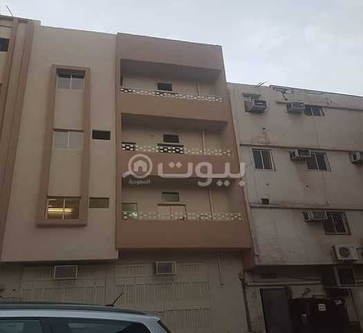 Building 900m away from the Prophet's Mosque for sale in Qurban, Madina