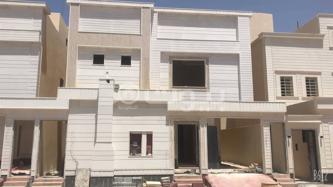 For sale villa stairs and 2 apartments in Al Qadisiyah, East of Riyadh