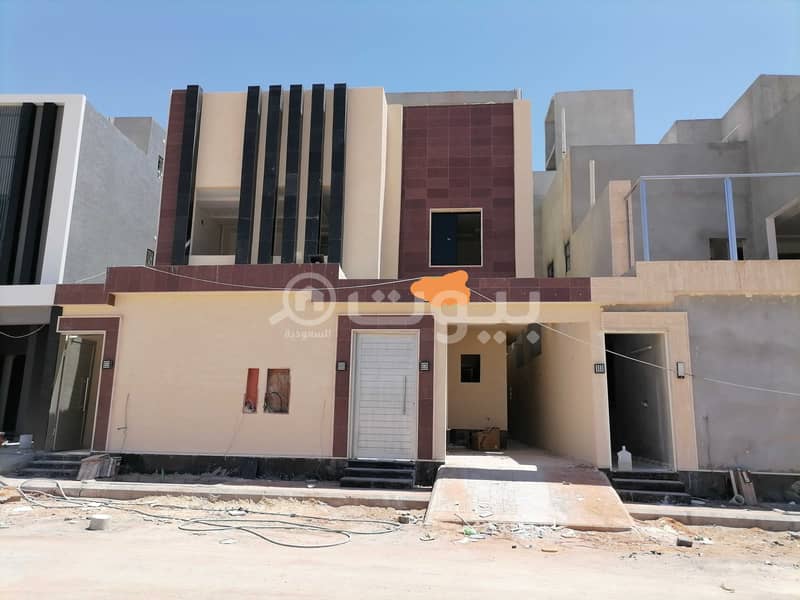 Villa | Internal staircase and 2 apartments for sale in Al Munsiyah, East of Riyadh