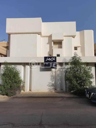 5 Bedroom Villa for Rent in Riyadh, Riyadh Region - A distinctive staircase hall villa for rent in Al Rawdah district, east of Riyadh