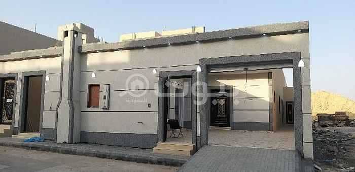 Villa Floor With The Possibility Of Establishing 3 Apartments In Al Dar Al Baida, South Riyadh