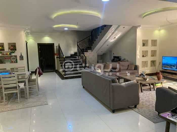 Villa with 2 apartments for sale in Al Aziziyah, South of Riyadh