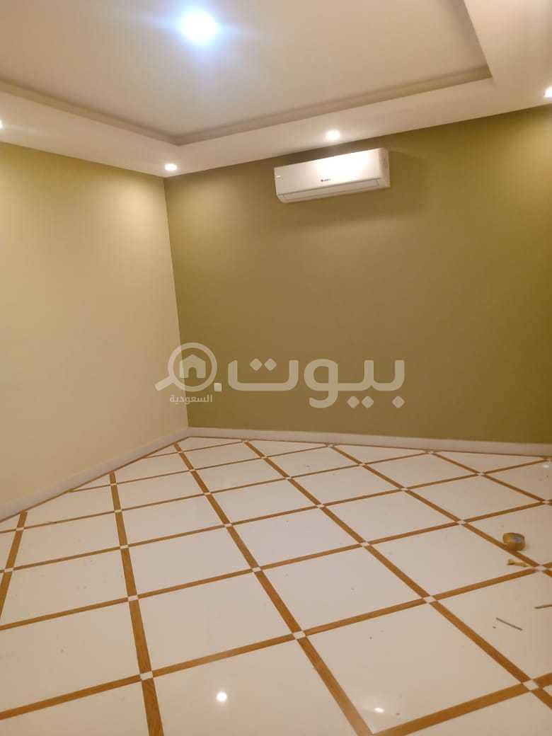 شقة مع سطح للايجار في حي التعاون، شمال الرياض
