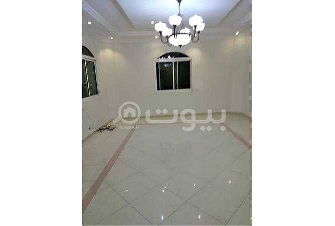 شقة دورعلوي | 350 م2 للإيجار بحي المرسلات، شمال الرياض