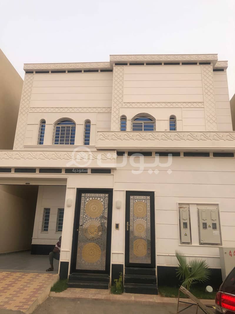 Indoor staircase villa and 2 apartments for sale in Al Rimal district, East Of Riyadh |354sqm