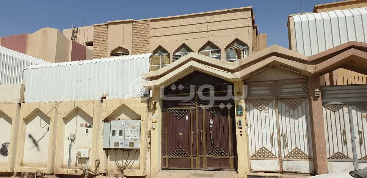 Villa with 4 apartments for sale in Al Aziziyah
