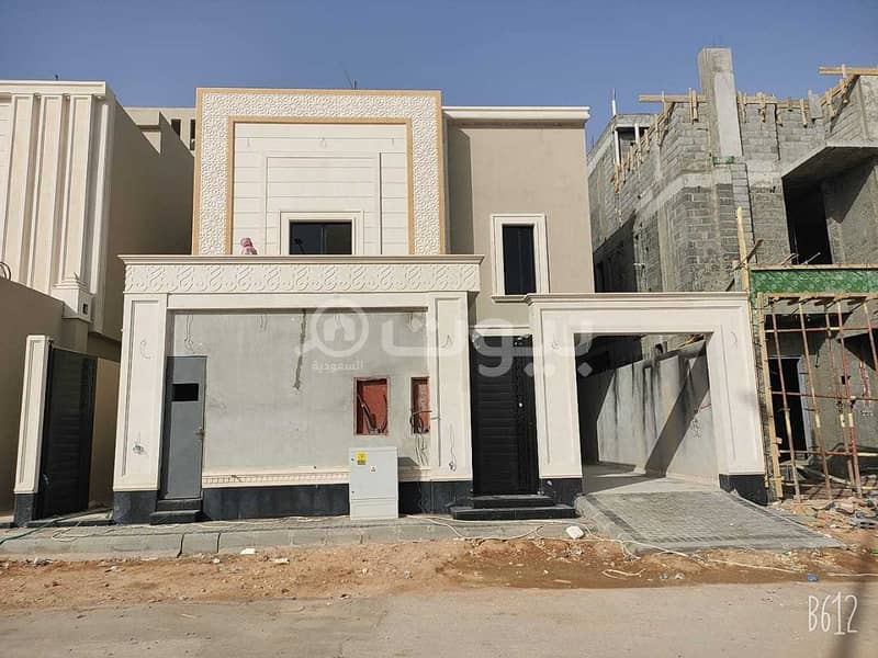 فيلا درج صالة وشقتين للبيع في حي الرمال، شرق الرياض فيلا درج صالة وشقتين للبيع في حي الرمال، شرق الرياض