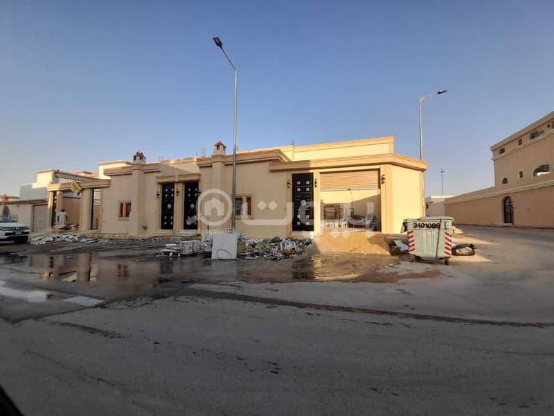 Floor With The Availability For Establishing 3 Apartments For Sale In Al Hazm, West Riyadh