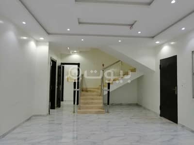 5 Bedroom Villa for Sale in Riyadh, Riyadh Region - Villa with Stairs and an apartment for sale in Al Aziziyah, South of Riyadh
