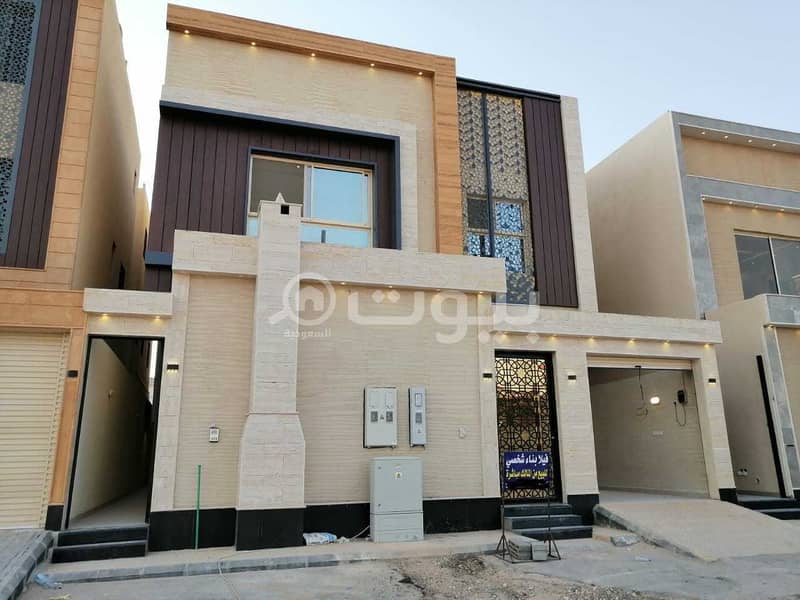 Villa staircase hall and 2 apartments for sale in Al Munsiyah, East Riyadh