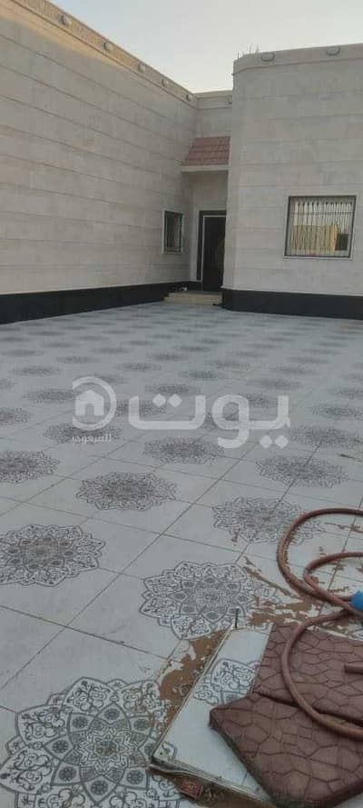 4 Bedroom Floor for Rent in Hail, Hail Region - House for rent in Allaqitah neighborhood, Hail