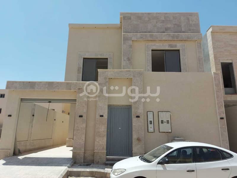 فيلا درج صالة وشقتين جديدة للبيع في المونسية، شرق الرياض