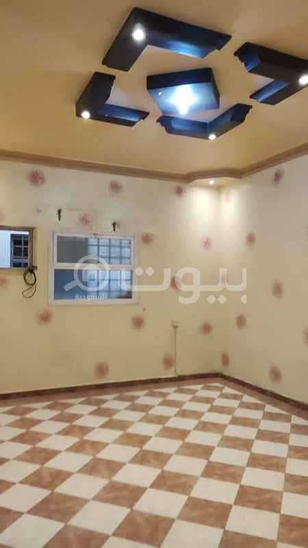 شقة دور ثالث للإيجار بحي ظهرة البديعة، غرب الرياض