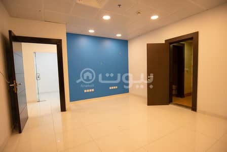 Showroom for Rent in Jeddah, Western Region - Showroom No. 3 for rent in Platini Tower in Al Faisaliyah District, north of Jeddah