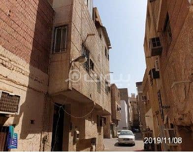 Residential Building for Rent in Madina, Al Madinah Region - A residential building for rent in Al Mughaisilah, Madina