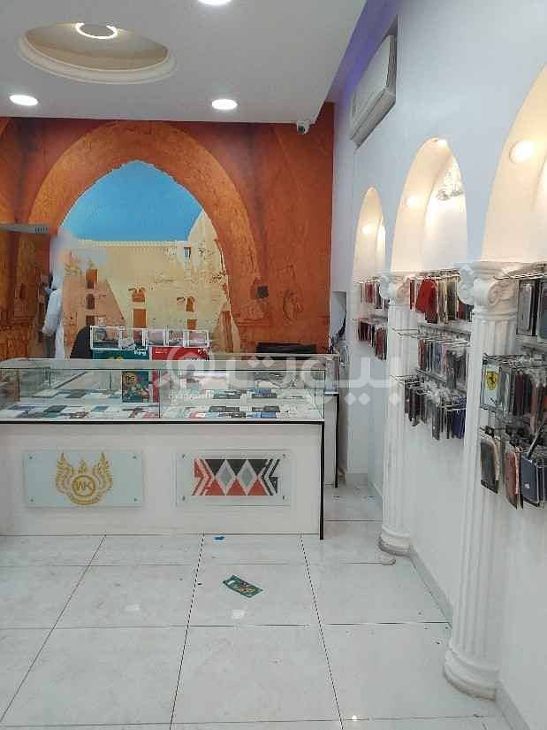 محل للإيجار في شارع الأمير فهد بالخبر الشمالية، الخبر