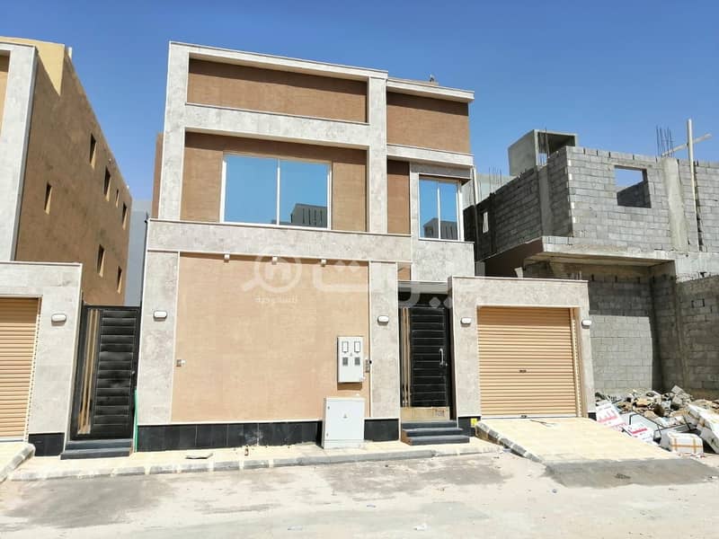 For sale a villa with an apartment on the roof in the Rimal neighborhood east of Riyadh