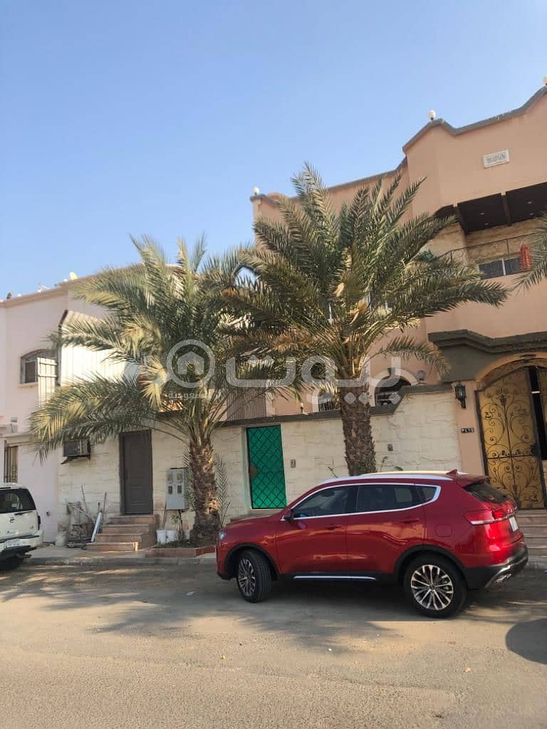Spacious Villa 4 BR with a pool for sale in Al Naim, North of Jeddah