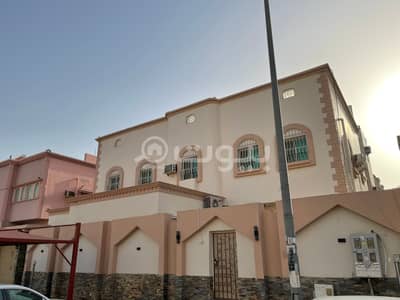 10 Bedroom Villa for Sale in Jeddah, Western Region - Villa with 2 apartments and an annex for sale in Al Waha district, North of Jeddah