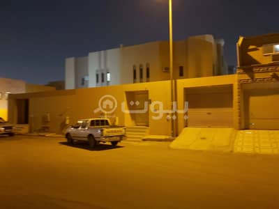 فیلا 5 غرف نوم للايجار في الرياض، منطقة الرياض - فيلا | مع كراج خاص للإيجار في حي الملك فيصل، شرق الرياض