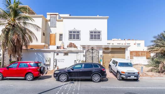 8 Bedroom Villa for Rent in Jeddah, Western Region - Duplex Villa For Rent In Al Shati, North Jeddah